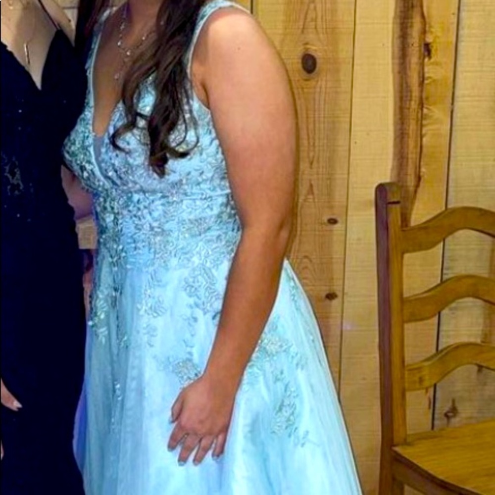 Like new beautiful prom dress